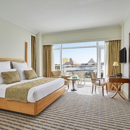 Steigenberger Pyramids Cairo Hotel Al Kawm al Akhdar Kültér fotó Deluxe room