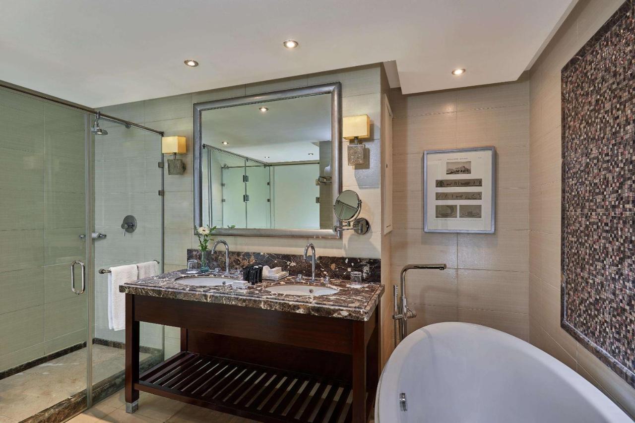 Steigenberger Pyramids Cairo Hotel Al Kawm al Akhdar Kültér fotó Bathroom
