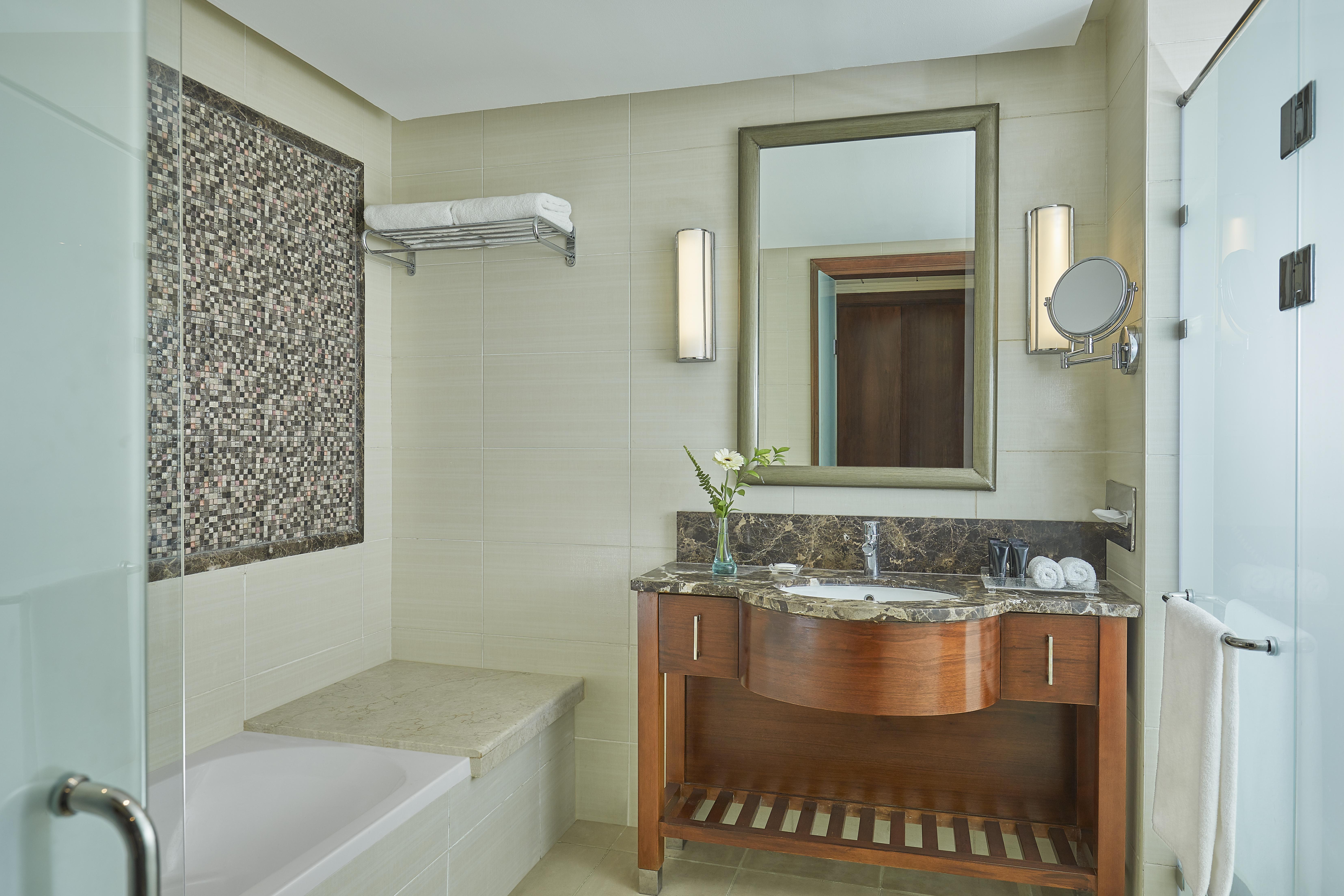 Steigenberger Pyramids Cairo Hotel Al Kawm al Akhdar Kültér fotó Bathroom